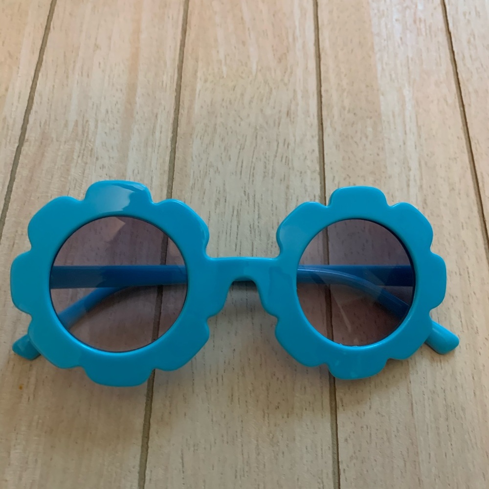 Blue sunnies